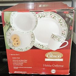 Gibson Holiday Gatherings 16 Piece Dinnerware Set New