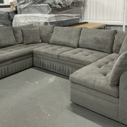 U-Shape Sectional With Pullout Trundle 