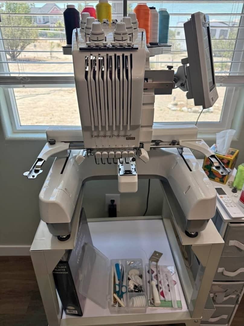 Babylock BMP9 6 Needle Embroidery Machinepq