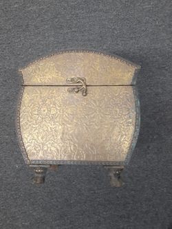 Metal wood jewelry box $10