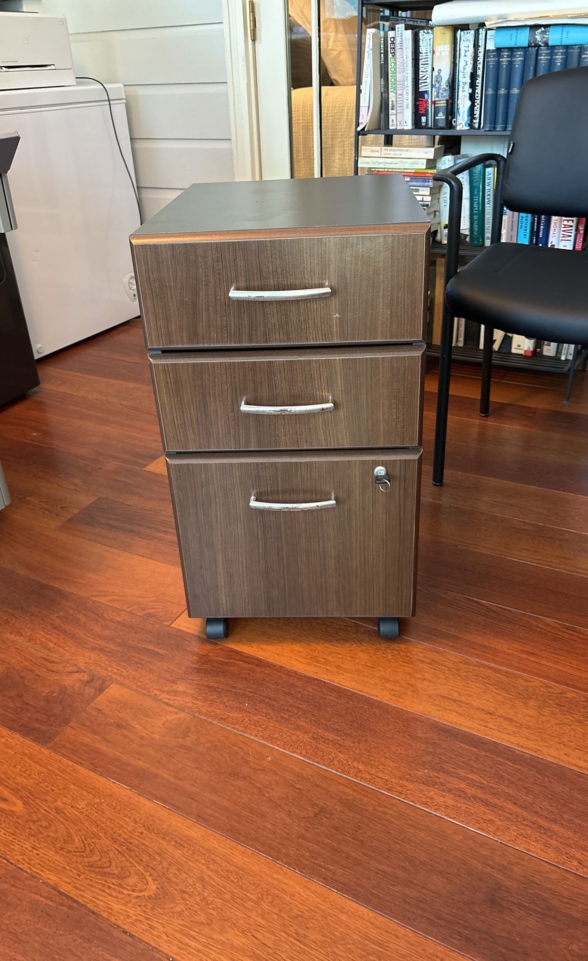 Filling Cabinet With Lockable Drawers On Rollers