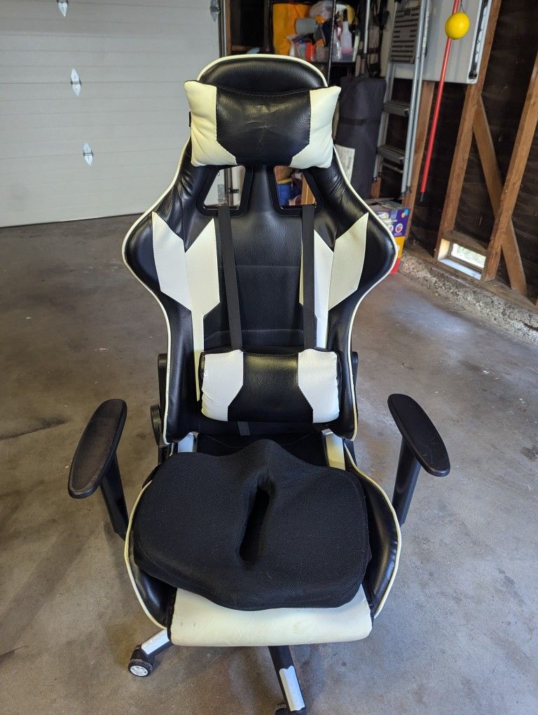 Desk Chair + Desk Mat