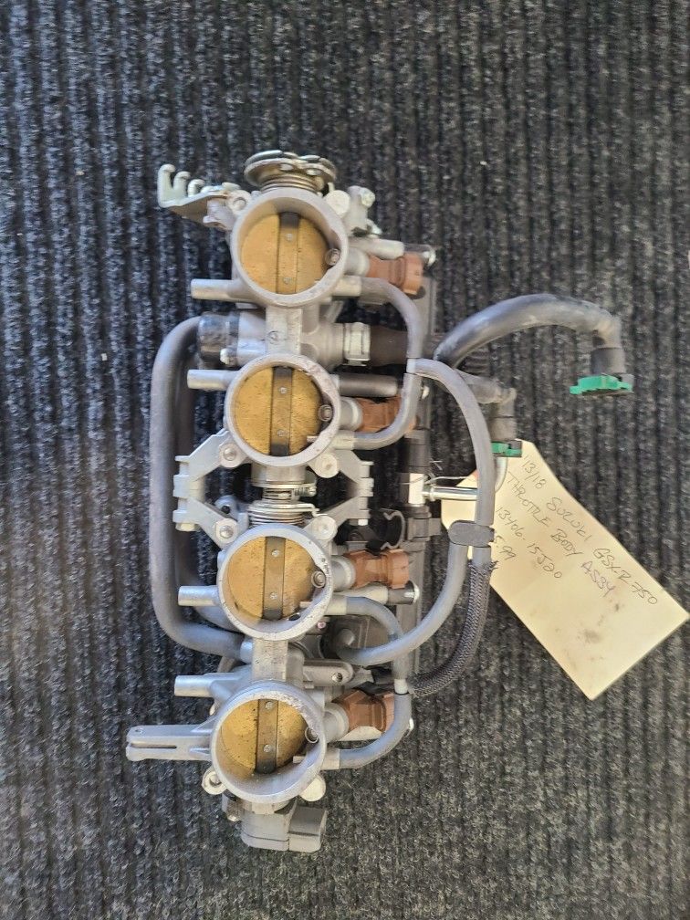 Suzuki GSXR 750 Suzuki GSXR 600 throttle body assembly