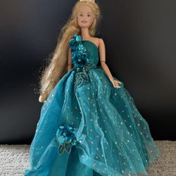 Barbie Dolls, Clothing, & Accessories 