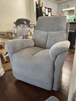XL swivel rocking recliner