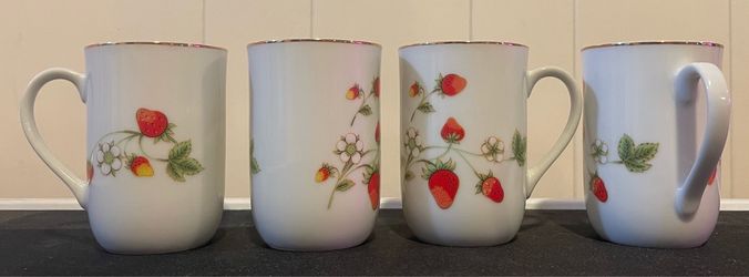 Set of 4 Strawberry Floral Porcelain Mugs
