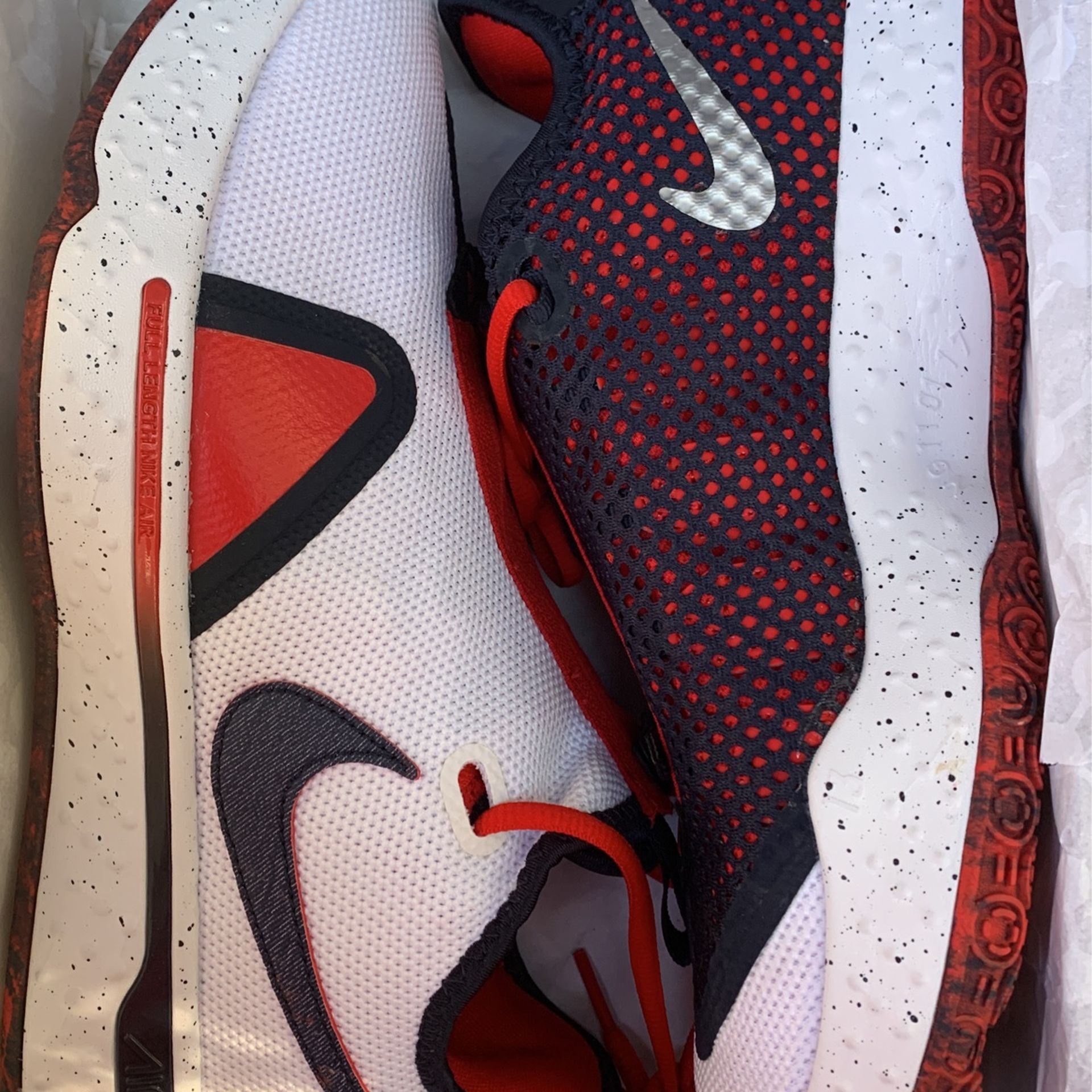8.5 Nike Shoes