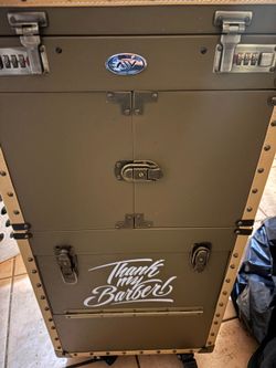 New barber travel case with wheels