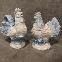 Bella Casa by Ganz hen rooster sugar and creamer set vintage blue white