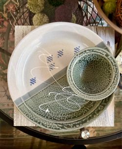 Vtg Hively Pottery Monmouth Oregon Serving Plate Dish Bowl Plate Earthy Geometric   Handcrafted ceramic serving set with a two-tone glaze in sage gree
