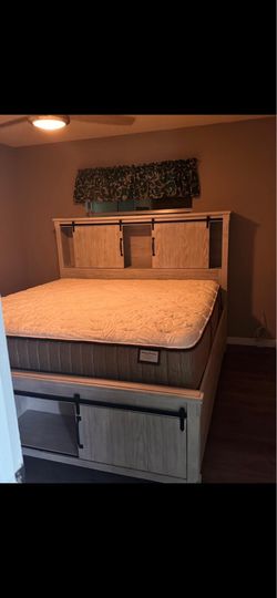 King size Bed