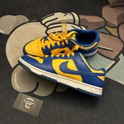 Nike dunk UCLA Sz 9.5