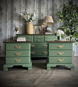πΊ Newly Refinished Solid Wood Dresser W/ Nightstands/ Sage Green/ I Can Deliver