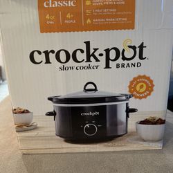 New Crock-pot 4 qt slow cooker, black