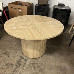 Cuji Pedestal Dining Table 