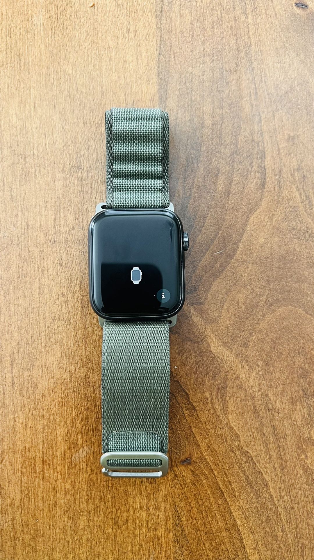 Apple Watch Series 5 - 44MM GPS