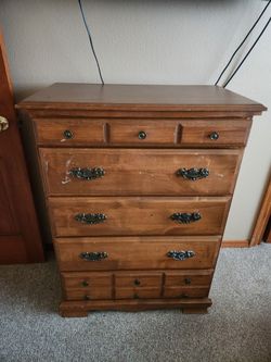 5 drawer dresser. Solid wood