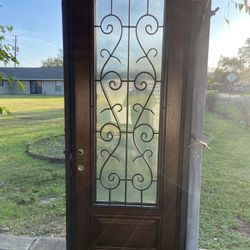Puerta de madera sólida