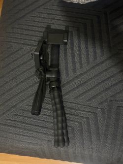 Flexible Tripod with Phone Mount and Handle