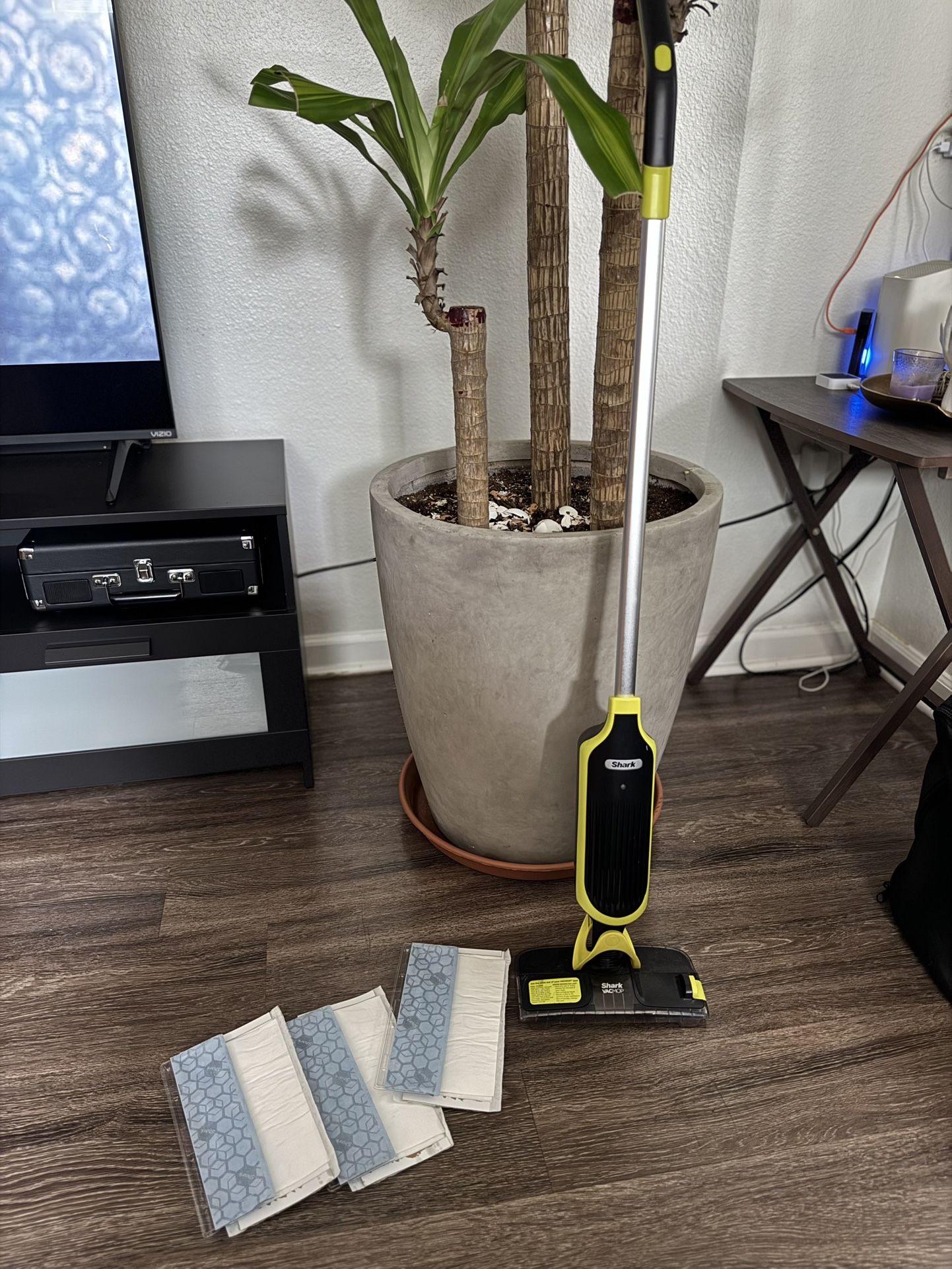 Shark portable Vacuum Cleaner With 3 Free Refills