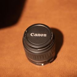 Canon EF-S 18-55 Mm F/3.5-5.6 IS II Lens