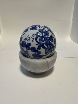 Vintage blue and white decorative chinoiserie orb