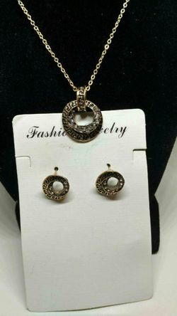 Brand new necklace set with earrings