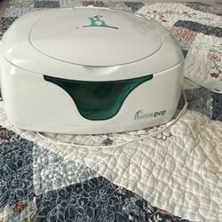 White Hiccapop Large Size Diaper Wiper Warmer