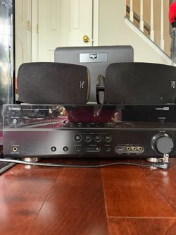 Yamaha RX-V667 AV Receiver with surround sound Speakers