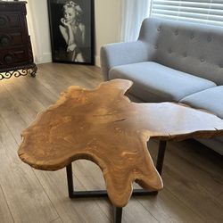 Solid Wood Walnut Coffee Table   In Excellent Condition, Like New 