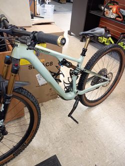 Specialized 2024 Epic 8 EVO Pro Mountain Bike