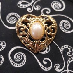 Vintage Brooch Pin Richelieu Faux Pearls Heart Shape Large 

