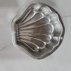 Wilton Cake Pan Small Sea Shell