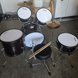 Mendini by Cecilio drum set