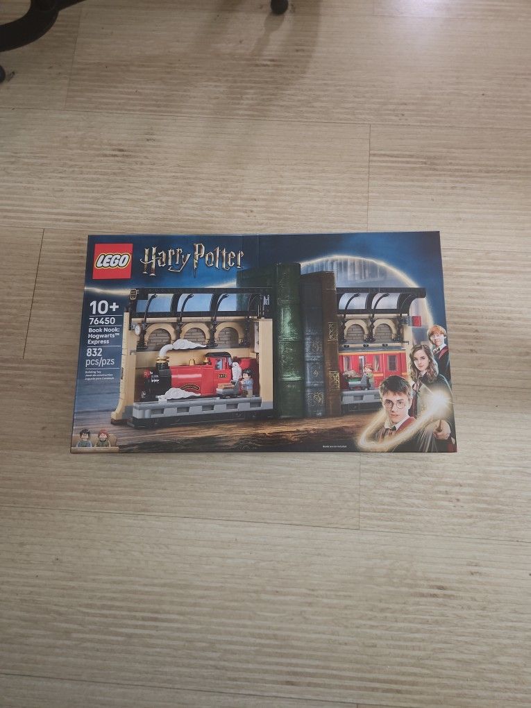 Brand New Sealed LEGO Harry Potter Book Nook Hogwarts Express 76450