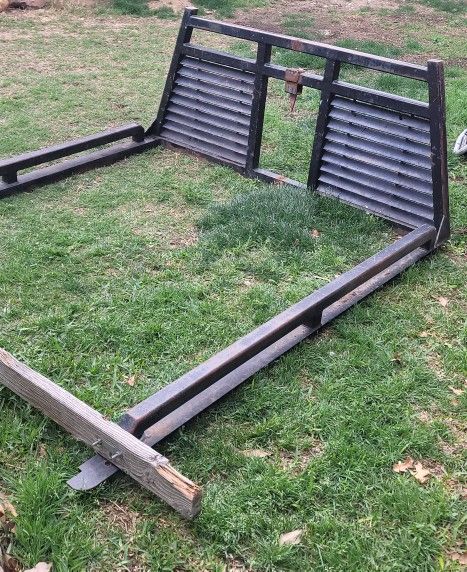 Universal rack ladder