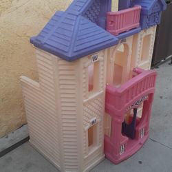 STEP 2 DOLL HOUSE