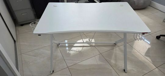 Computer desk