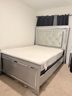 Free queen size set