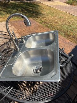 Stainless steel sink