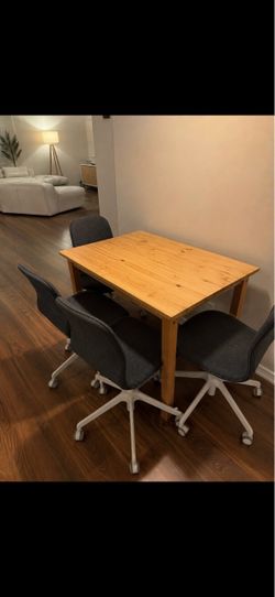 Dining Table with 3 Rolling Chairs or office chair