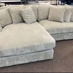 Limited time offer: exclusive deals on sectionals| Finance and delivery available!