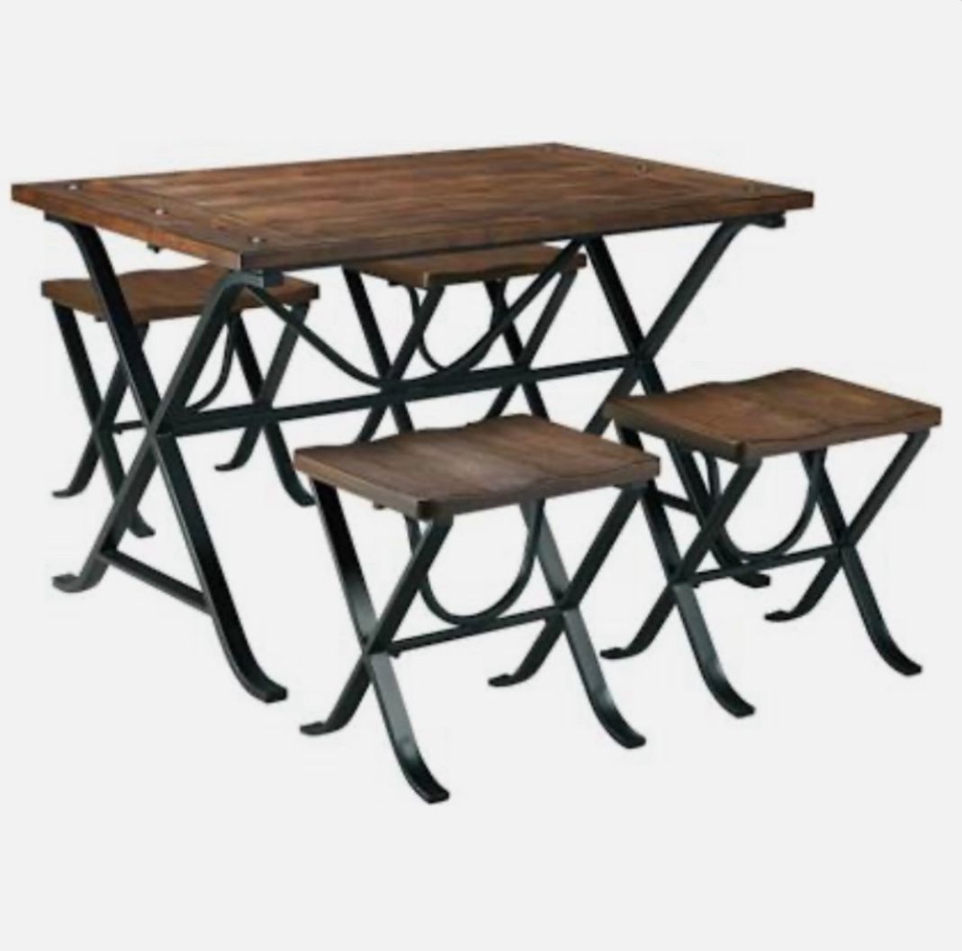 5 Piece Dining Set (Signature Design By Ashley)