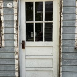 Vintage 1930’sWood Door. With 6 Glass Panes Of Glass, Good Condition With Original Paint And Lock Set.