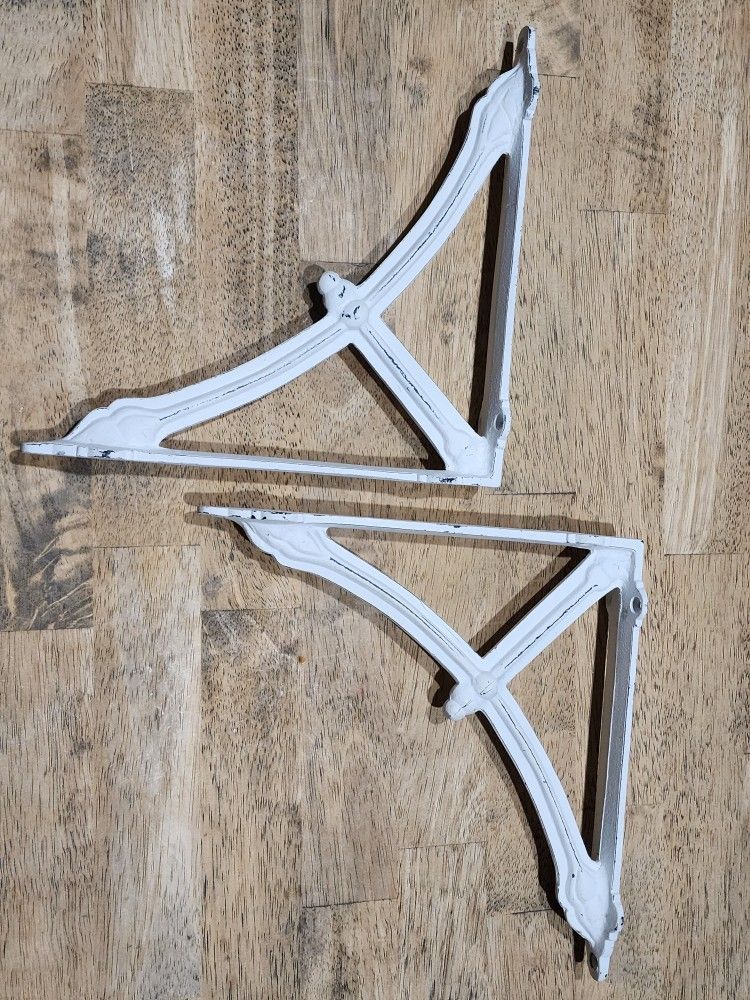 Country Chic Decorative Brackets