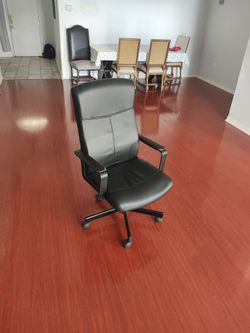 Computer chair