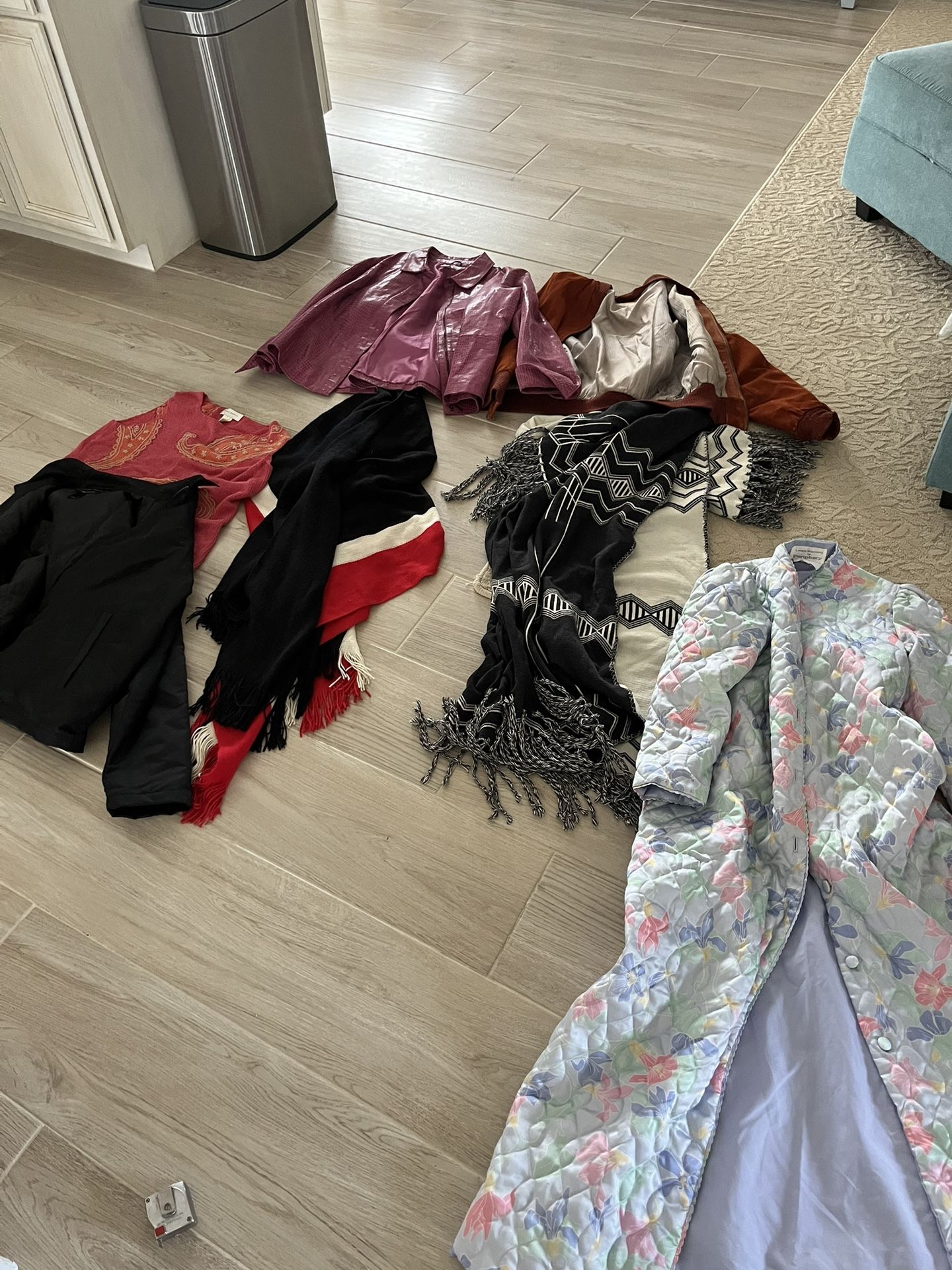 Women’s Clothing XL Ponchos, Jackets, Robe