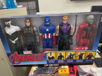 Large avengers set with hawkeye