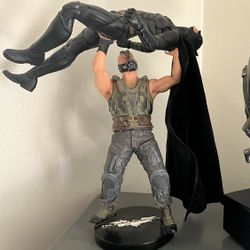 Noblecollection Dark Knight Bane Statue 