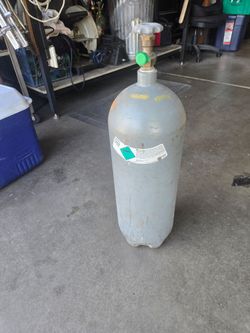 CO2 bottle (full)